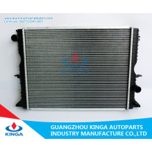 Land Rover Auto Radiator for Defender 2.5td′98 Mt OEM PCC001020 with Hight Performence
